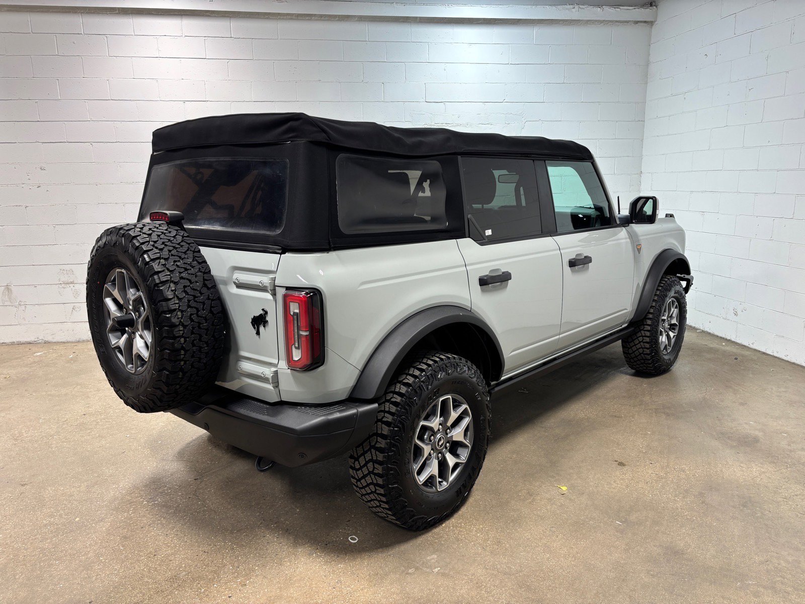 Used 2021 Ford Bronco Badlands image 6