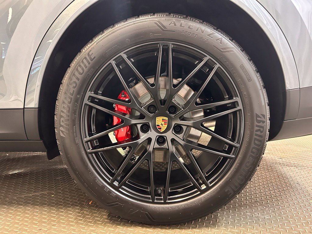 Certified 2026 Porsche Cayenne S AWD/4WD image 32