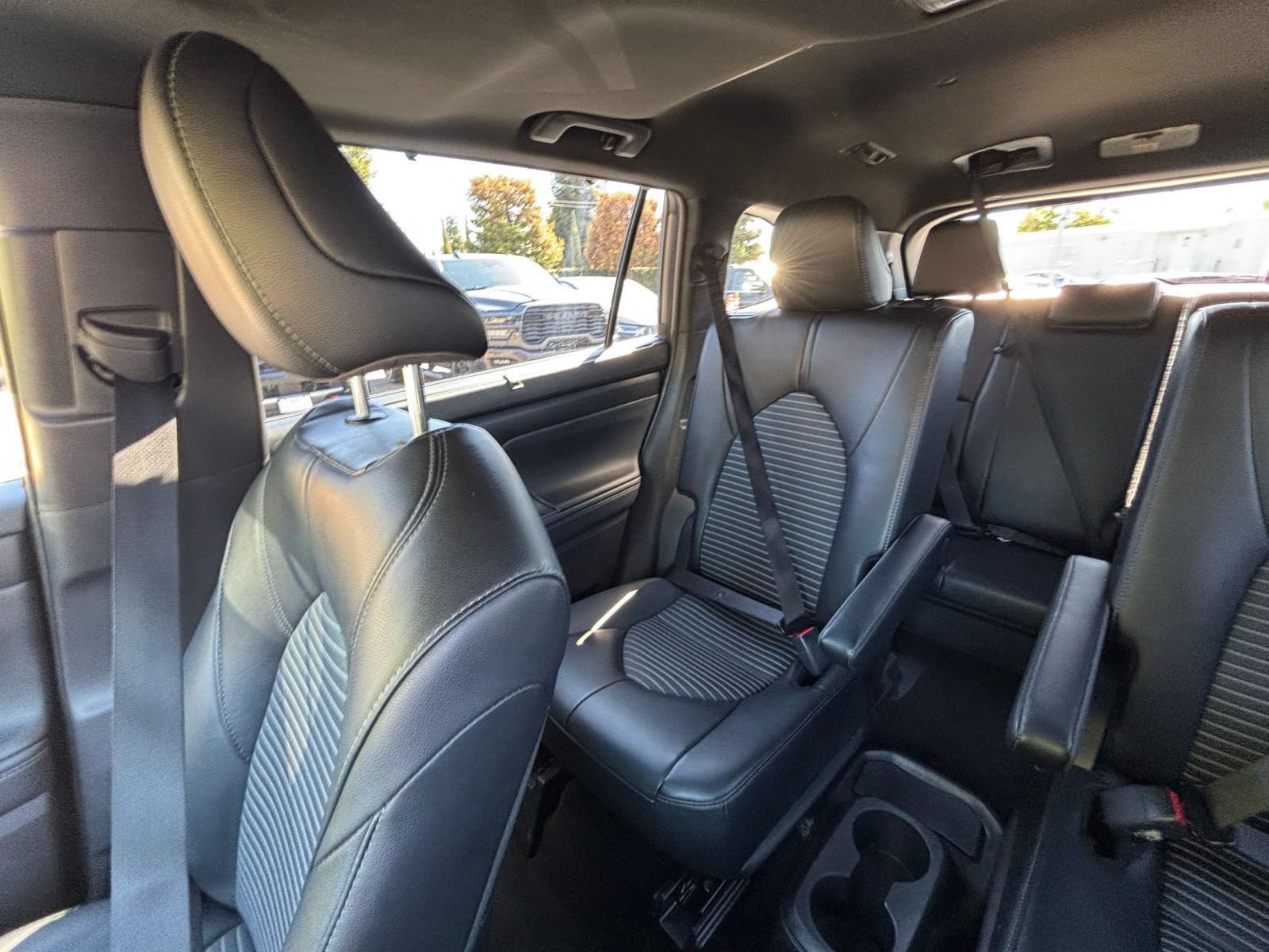 Used 2025 Toyota Highlander XSE AWD/4WD image 42