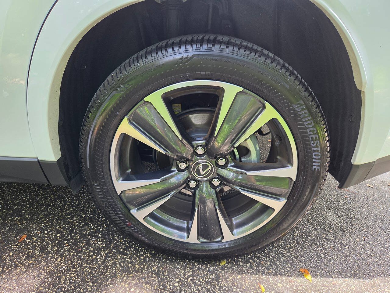Used 2026 Lexus UX 300h FWD w/ Accessory Package (Z2) image 17