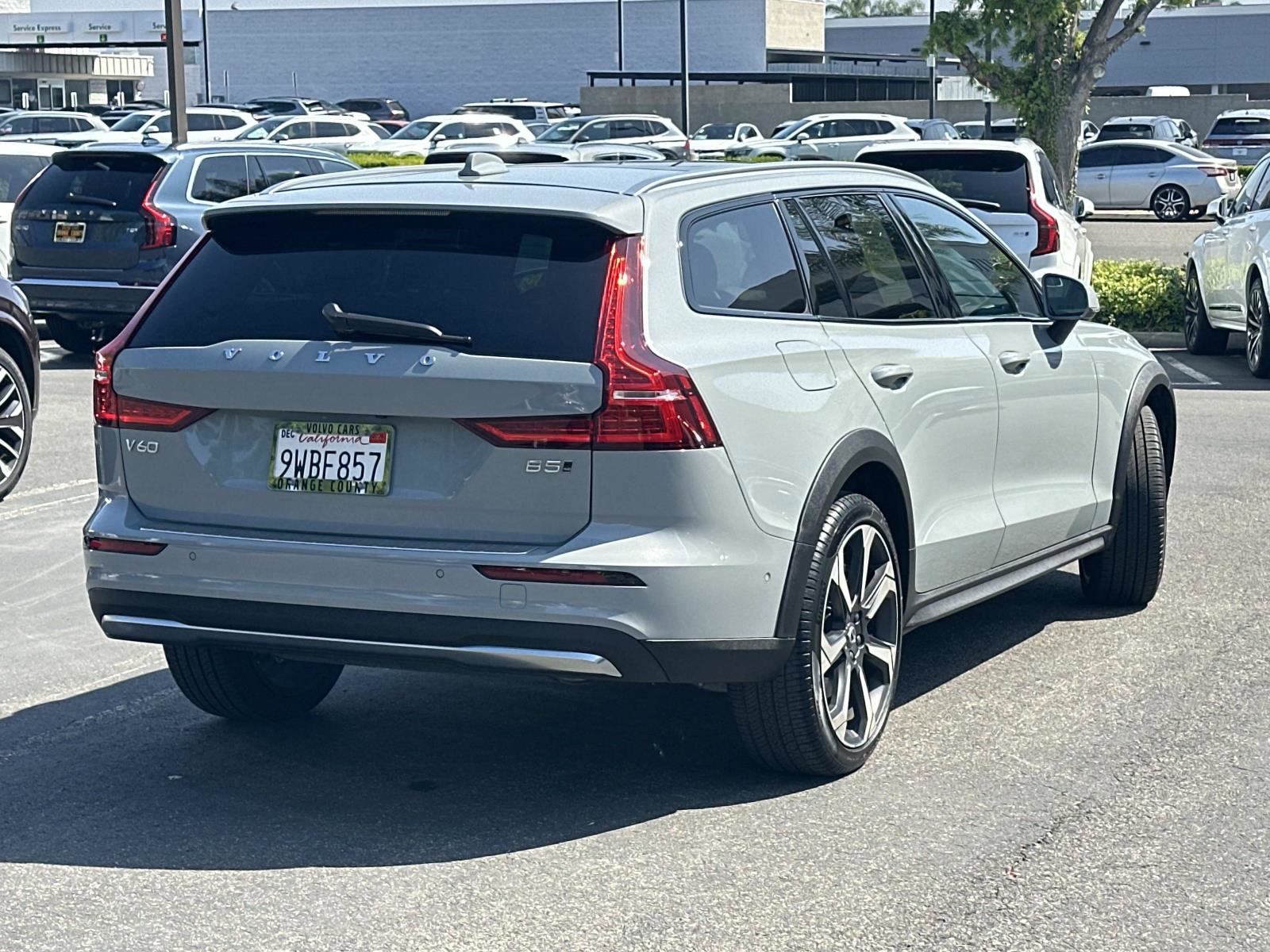 Certified 2026 Volvo V60 B5 Cross Country Plus w/ Climate Package image 4