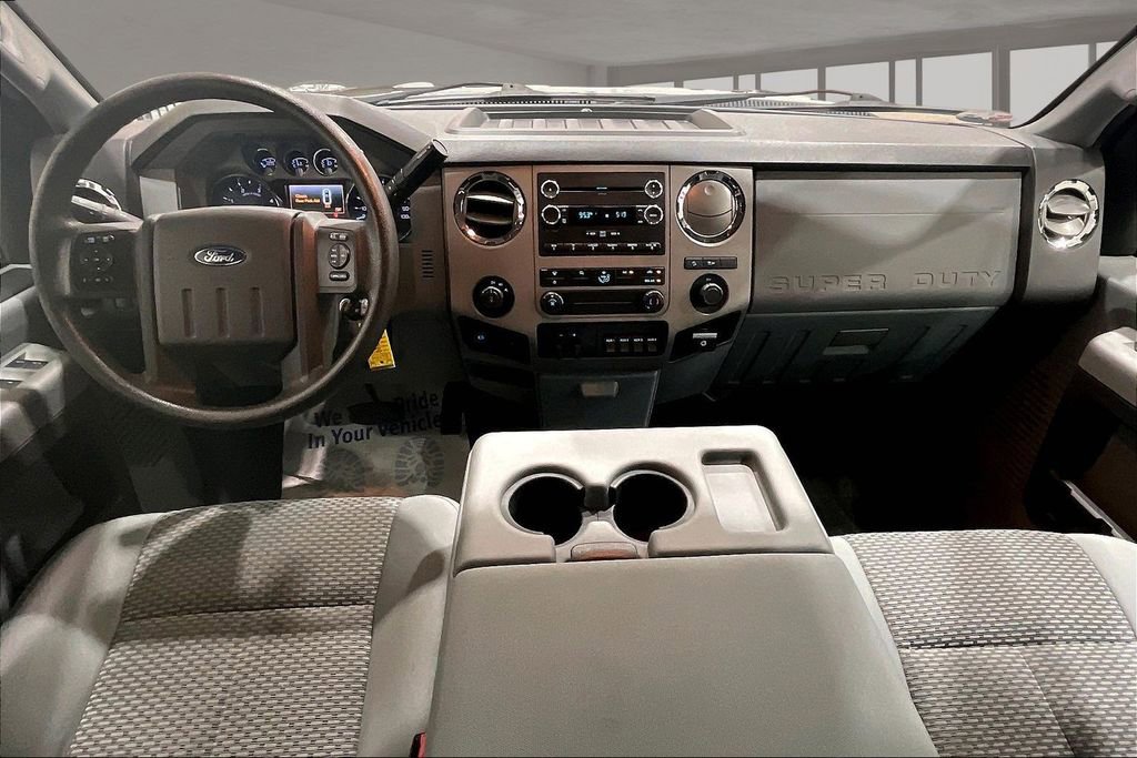 Used 2015 Ford F350 XLT w/ XLT Premium Package image 16