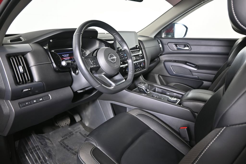 Used 2023 Nissan Pathfinder SL image 24