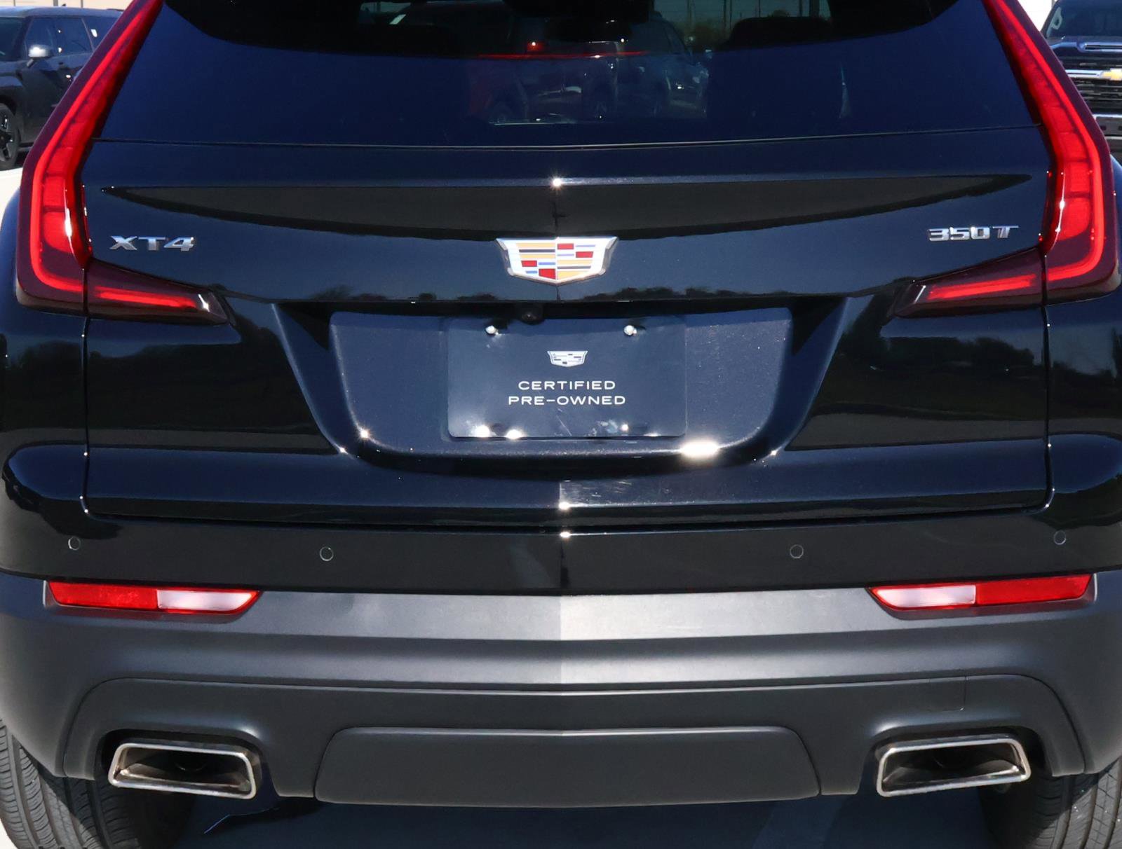 Used 2023 Cadillac XT4 Luxury w/ Cold Weather Package image 10