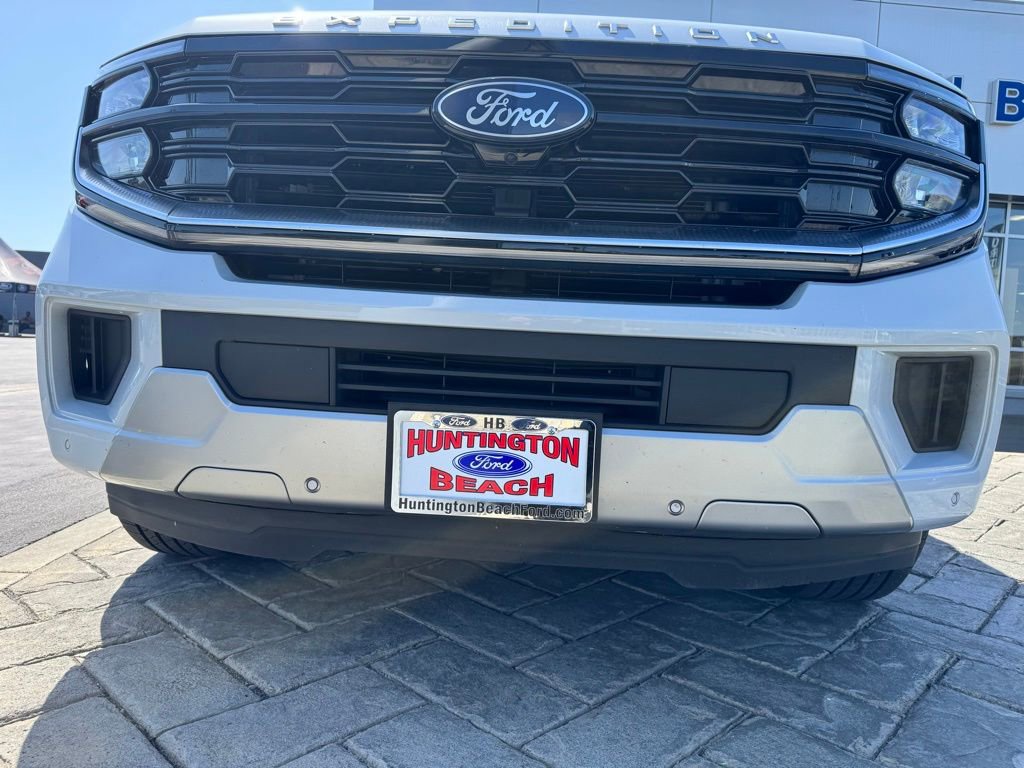 Used 2025 Ford Expedition Platinum AWD/4WD image 32
