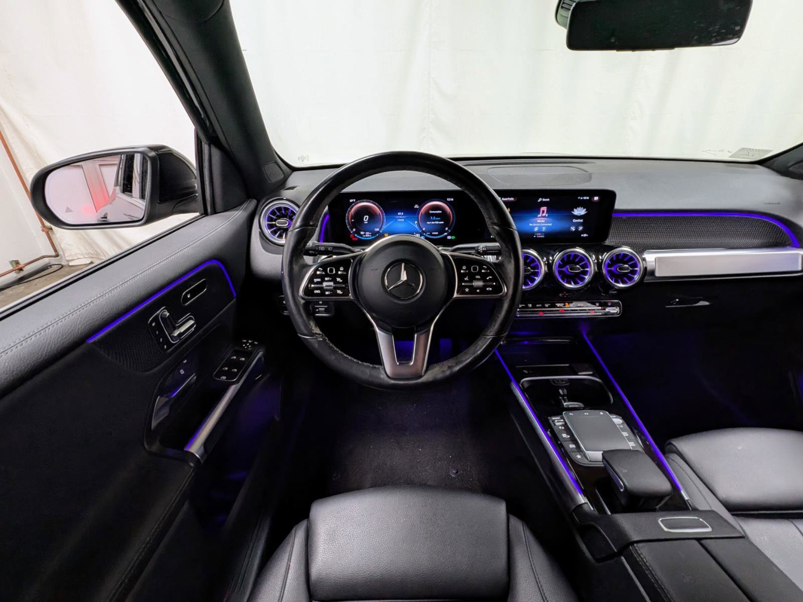 Used 2023 Mercedes-Benz EQB 300 4MATIC image 2