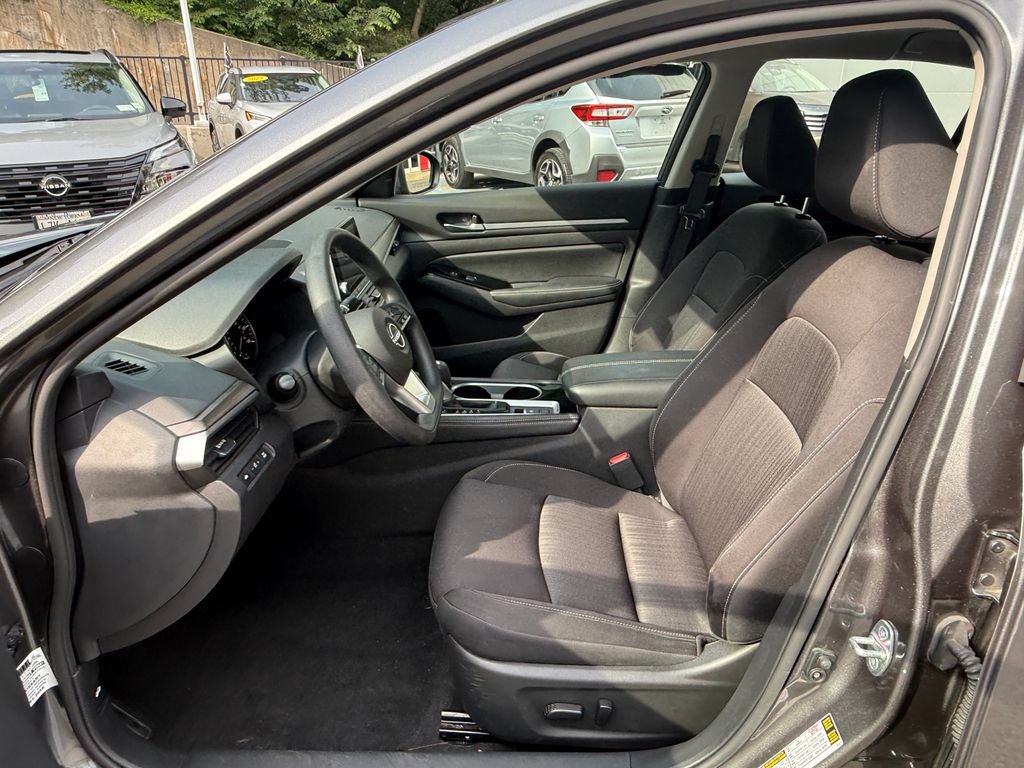 Used 2023 Nissan Altima 2.5 SV AWD/4WD image 16