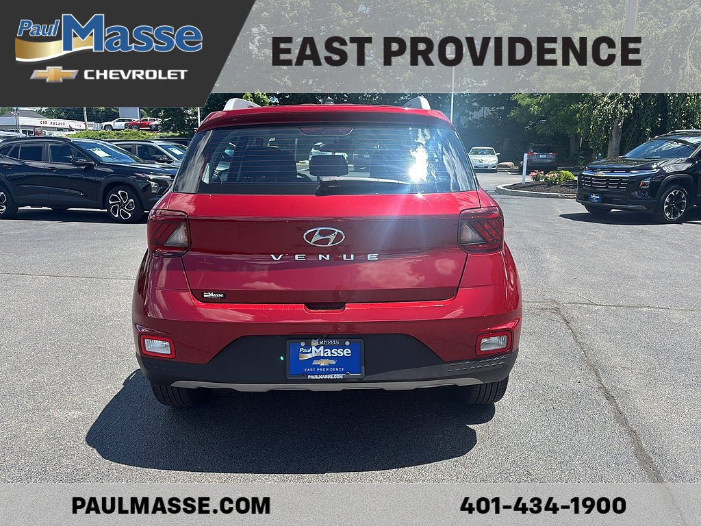 Used 2023 Hyundai Venue Limited w/ Cargo Package FWD image 7