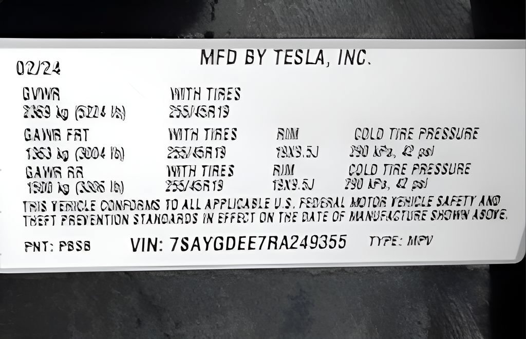 Used 2024 Tesla Model Y Long Range AWD/4WD image 12