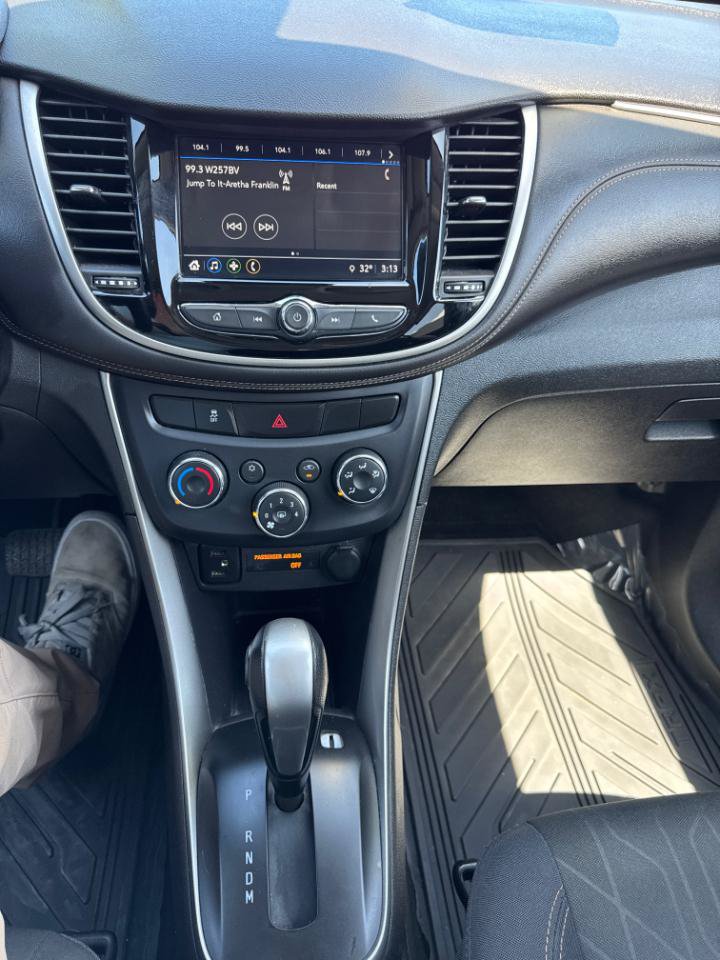 Used 2018 Chevrolet Trax LT FWD image 16