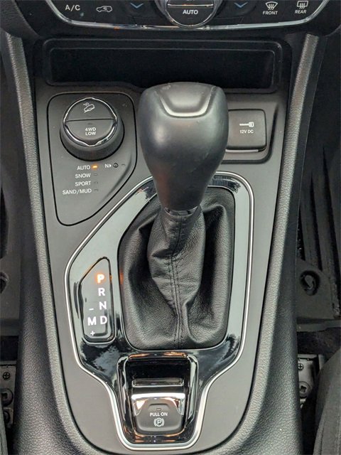 Used 2019 Jeep Cherokee Limited w/ Technology Group image 24