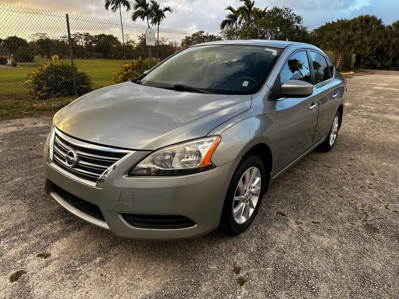 Used 2014 Nissan Sentra SV image 1