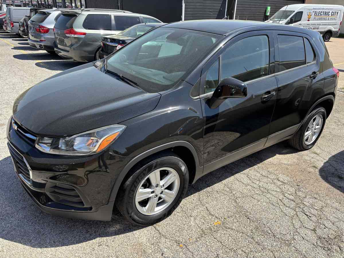 Used 2020 Chevrolet Trax LS w/ Tint and Cruise Package FWD image 6