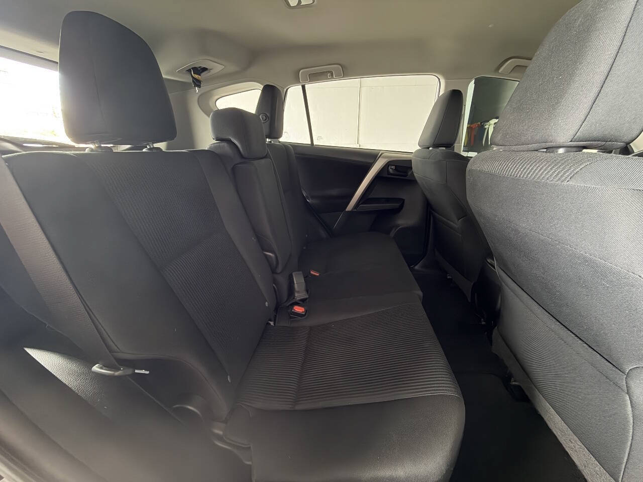 Used 2017 Toyota RAV4 LE w/ Carpet Mat Package AWD/4WD image 24
