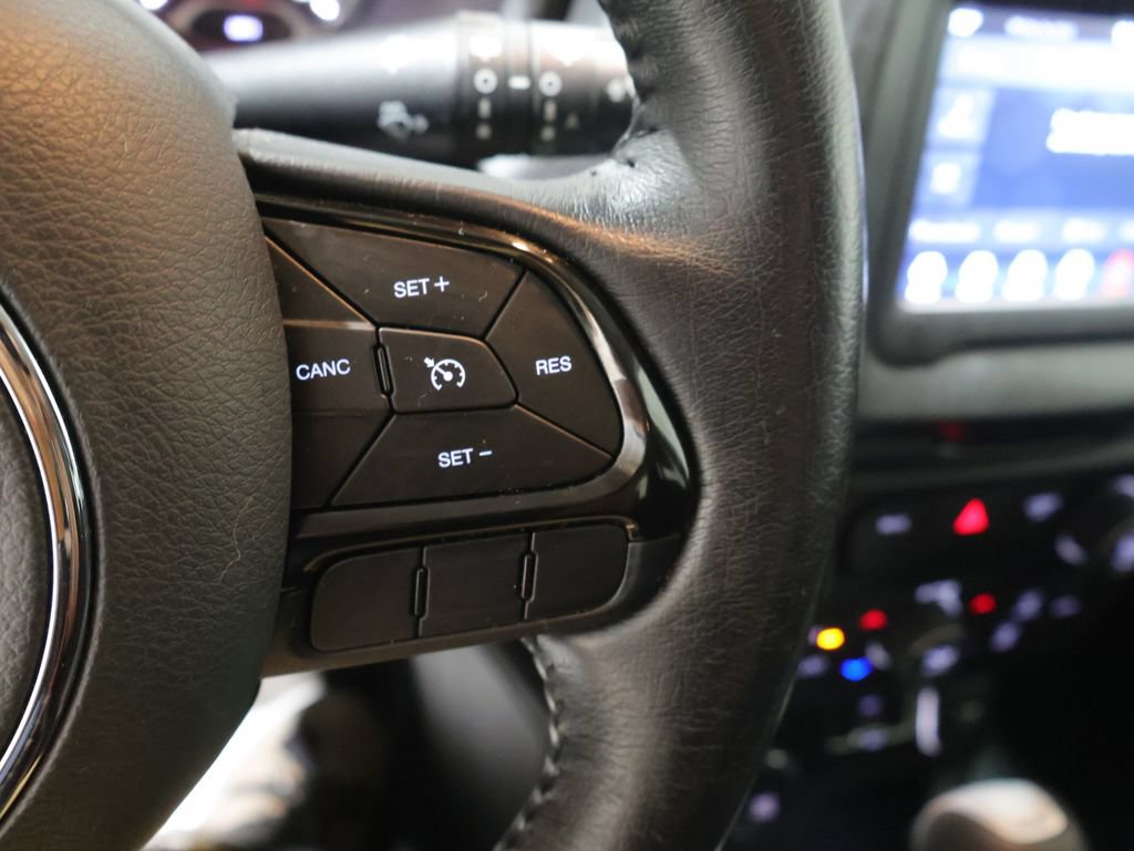 Certified 2018 Jeep Renegade Altitude w/ Safety & Security Group AWD/4WD image 35