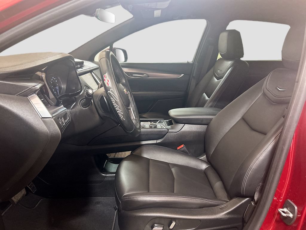 Used 2023 Cadillac XT5 Luxury w/ LPO, Floor Liner Package FWD image 19