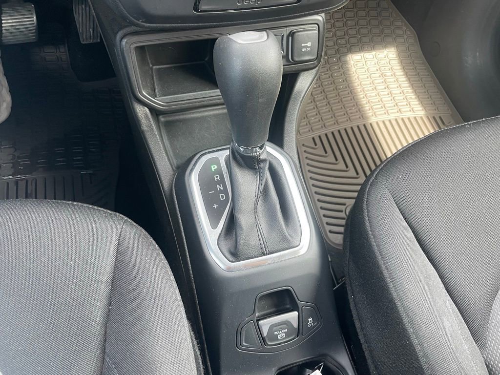 Used 2020 Jeep Renegade Sport w/ Sport Appearance Group FWD image 13