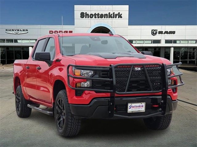 Used 2025 Chevrolet Silverado 1500 Custom Trail Boss w/ LPO, Dark Essentials Package image 1