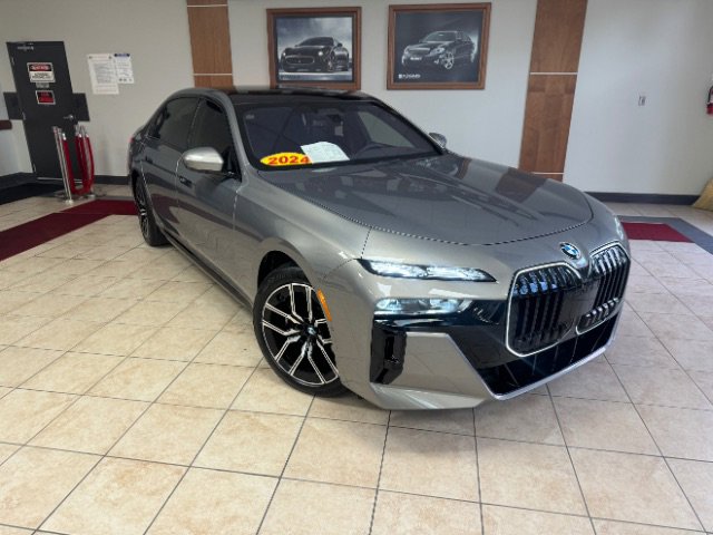 Used 2024 BMW 760i xDrive w/ Executive Package image 1