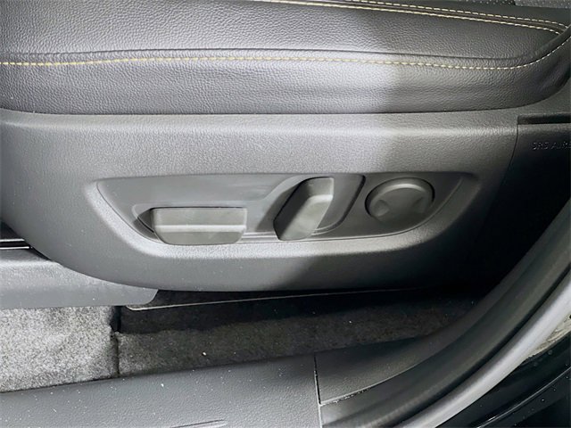 Used 2025 MAZDA CX-70 Plug-In Hybrid w/ Premium Pkg image 12