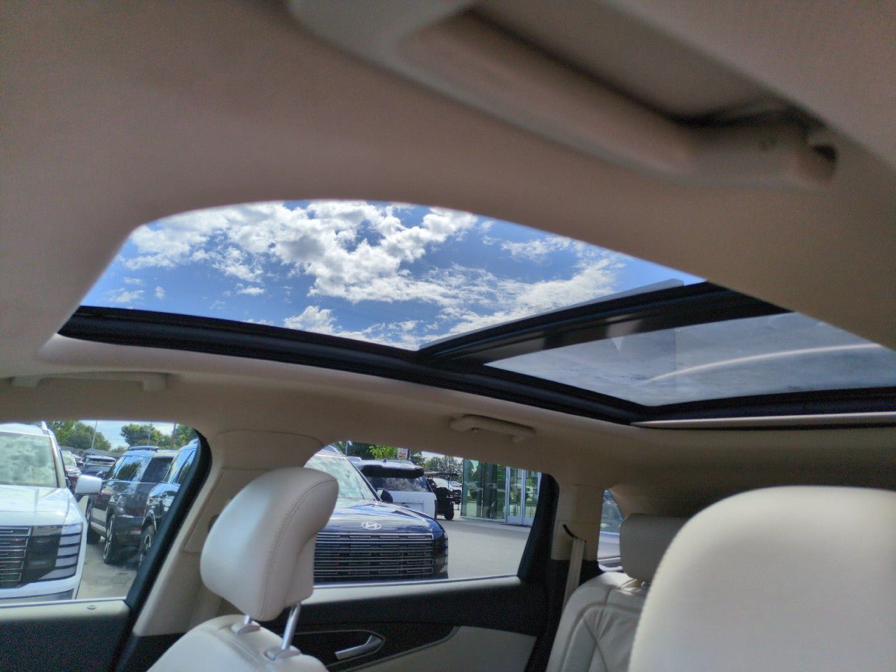 Used 2016 Lincoln MKX Select w/ Select Plus Package AWD/4WD image 22