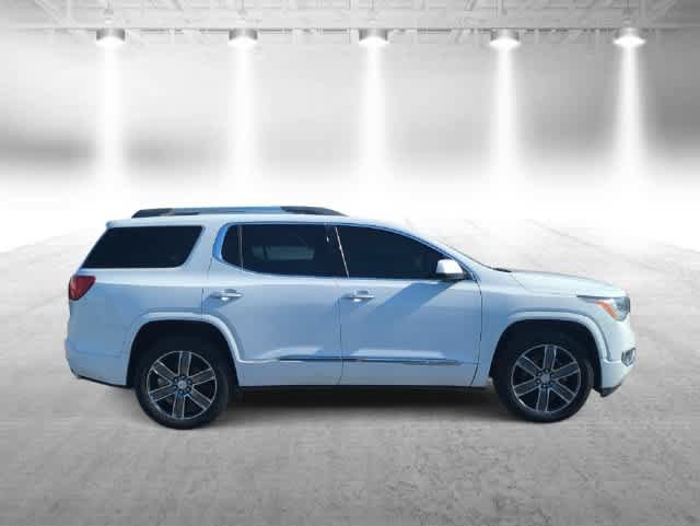 Used 2019 GMC Acadia Denali w/ Technology Package FWD image 9