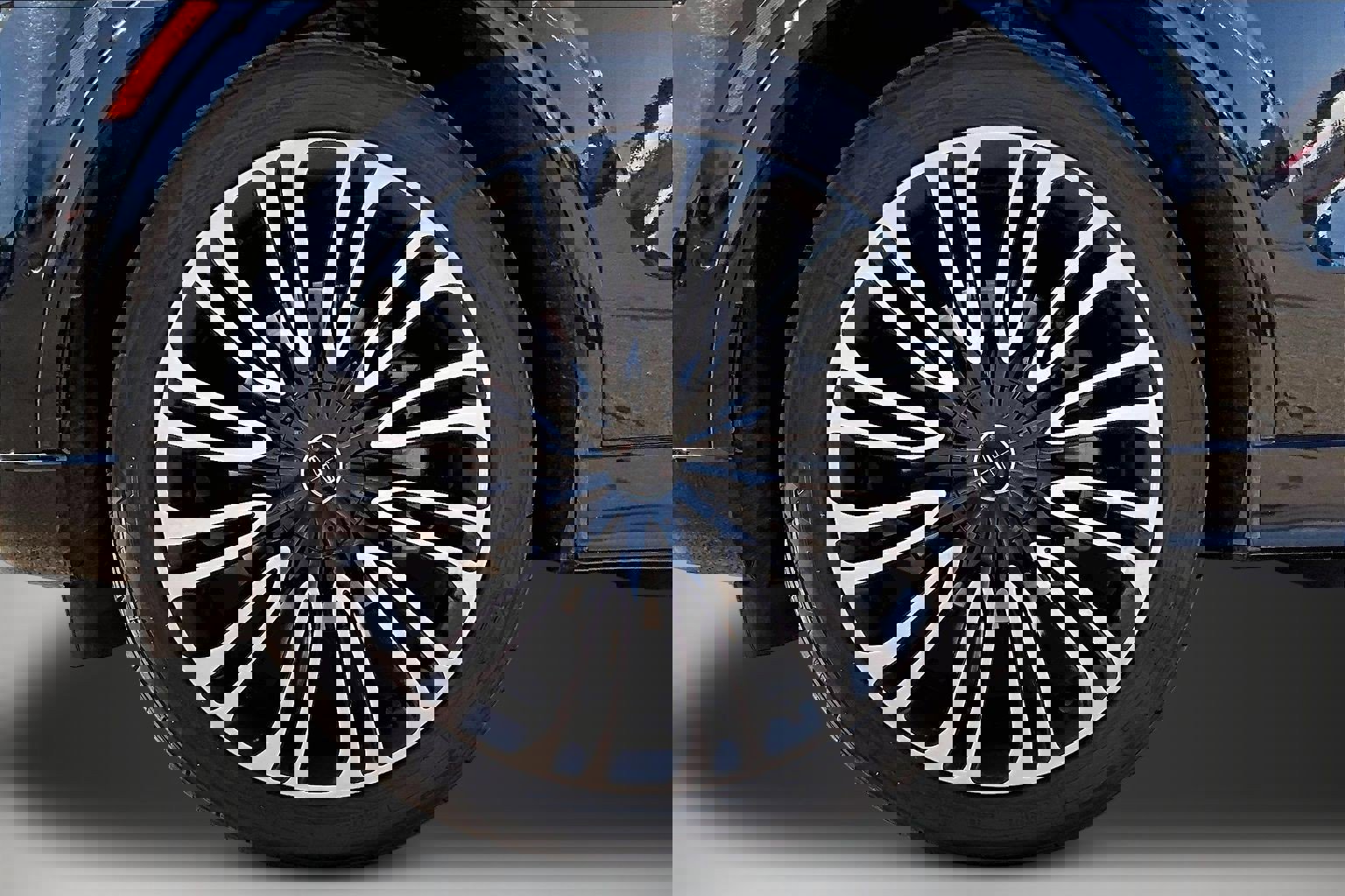 Used 2022 Lincoln Aviator Black Label w/ Dynamic Handling Package AWD/4WD image 32