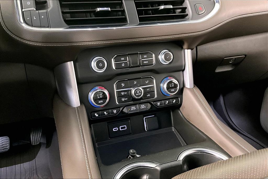 Used 2024 GMC Yukon SLT w/ SLT Luxury Package RWD image 8