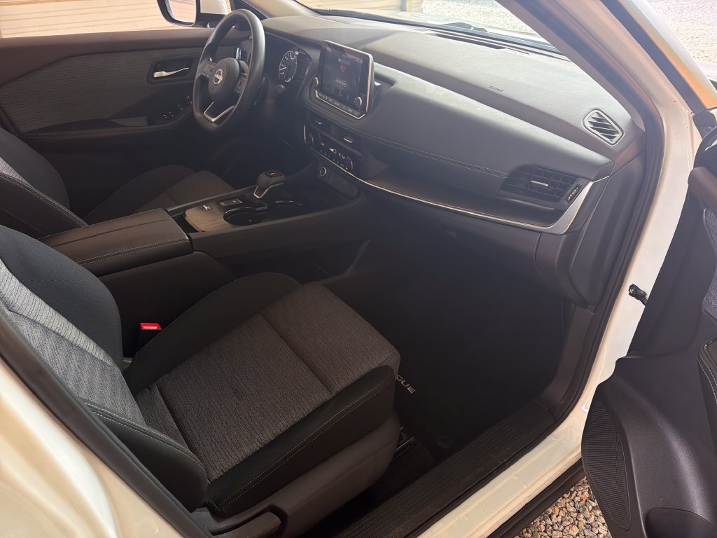 Used 2023 Nissan Rogue SV FWD image 26
