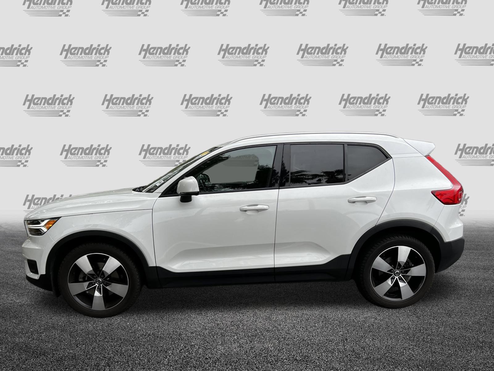 Used 2021 Volvo XC40 T5 Momentum w/ Protection Package Premier AWD/4WD image 6