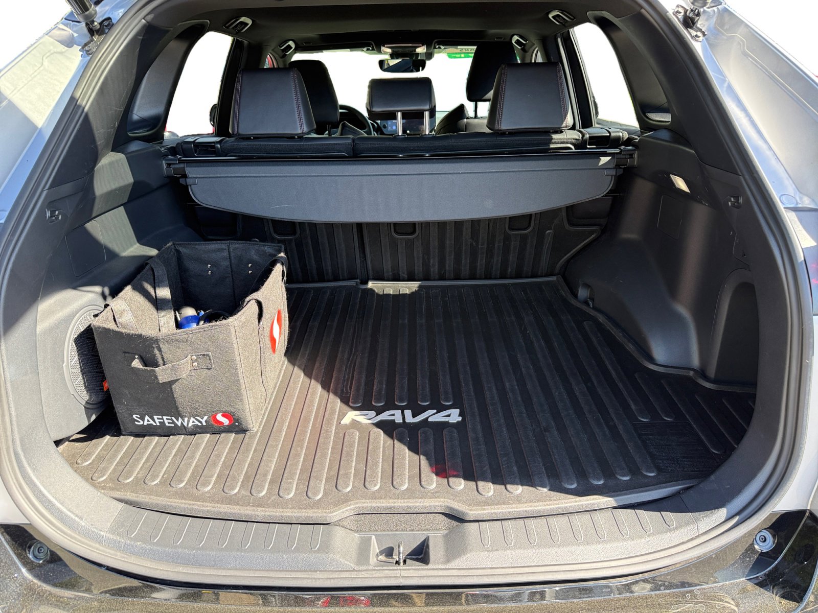 Used 2023 Toyota RAV4 XSE w/ Weather Package image 17