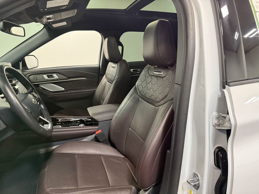 Used 2025 Ford Explorer Platinum w/ LUX Leather Package image 59
