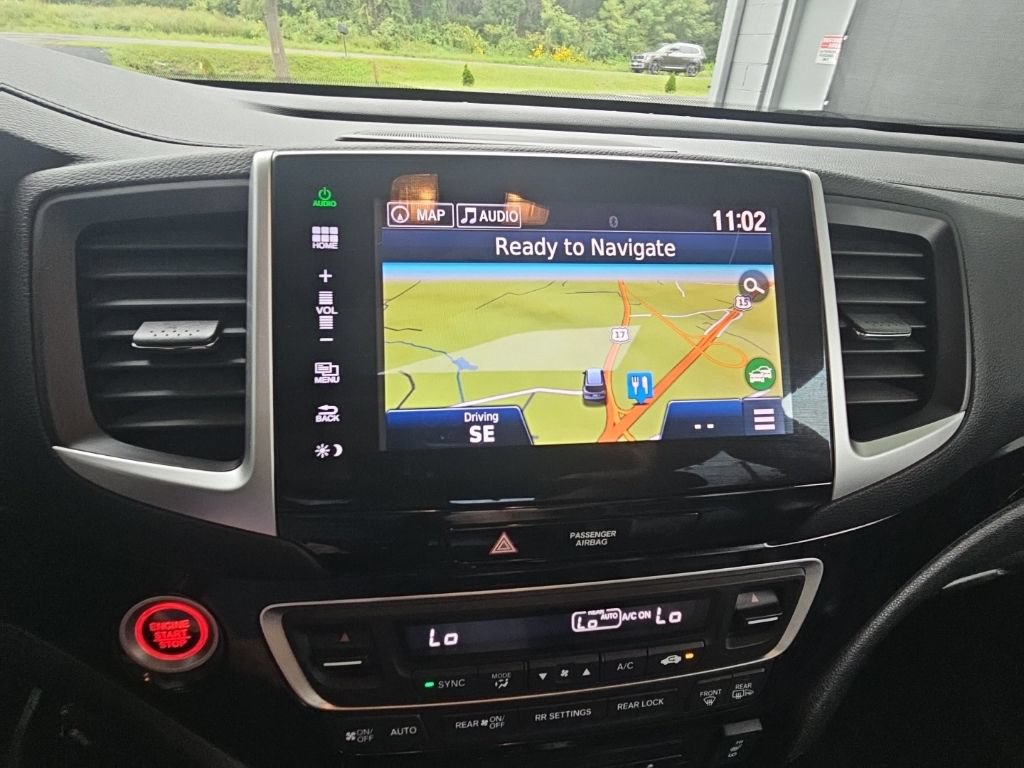 Used 2016 Honda Pilot Touring image 25
