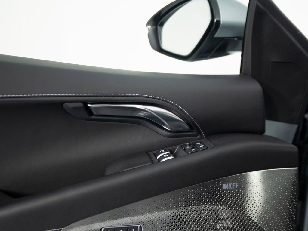 Used 2025 Lotus Emira image 11