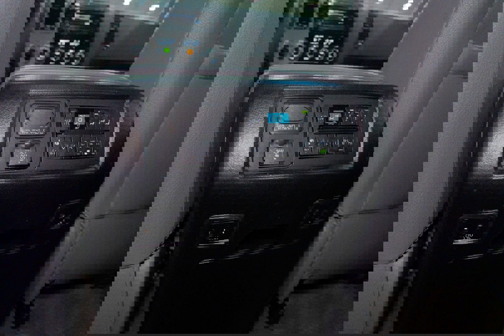 Used 2010 Toyota Sequoia Limited image 26