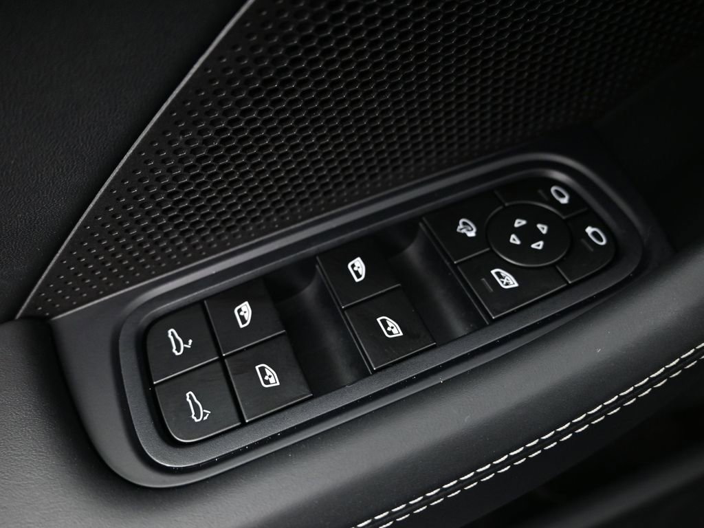 Used 2024 Porsche Panamera 4 image 18