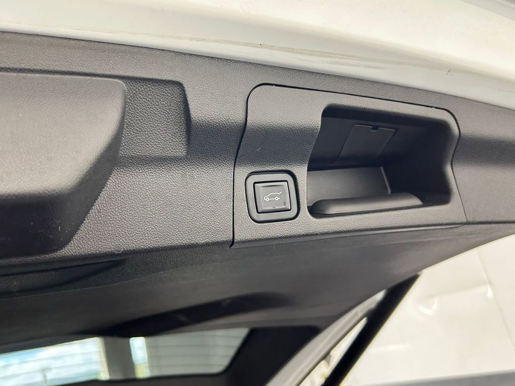 Used 2022 GMC Acadia SLE w/ Driver Convenience Package image 42