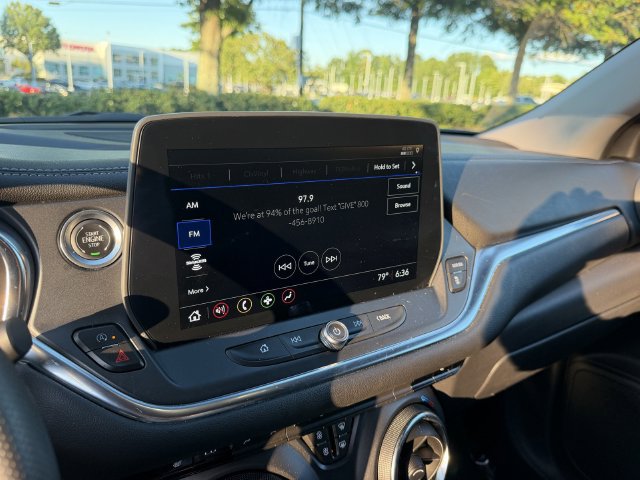 Used 2025 Chevrolet Blazer LT FWD image 16