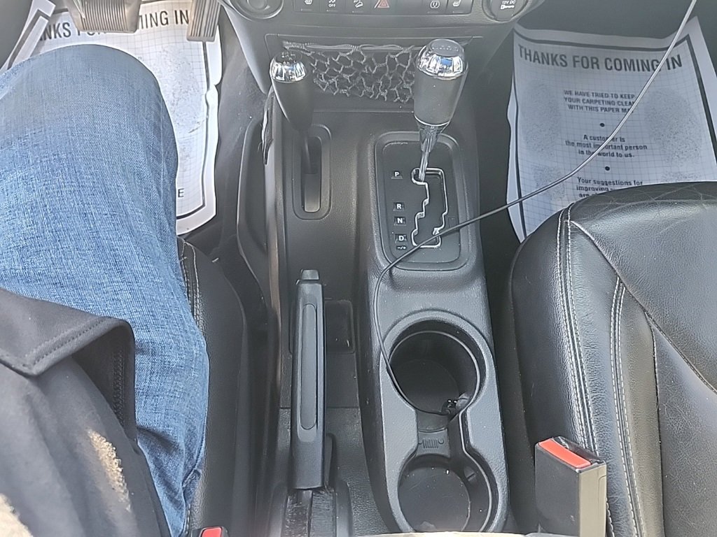 Used 2015 Jeep Wrangler Unlimited Sahara image 26