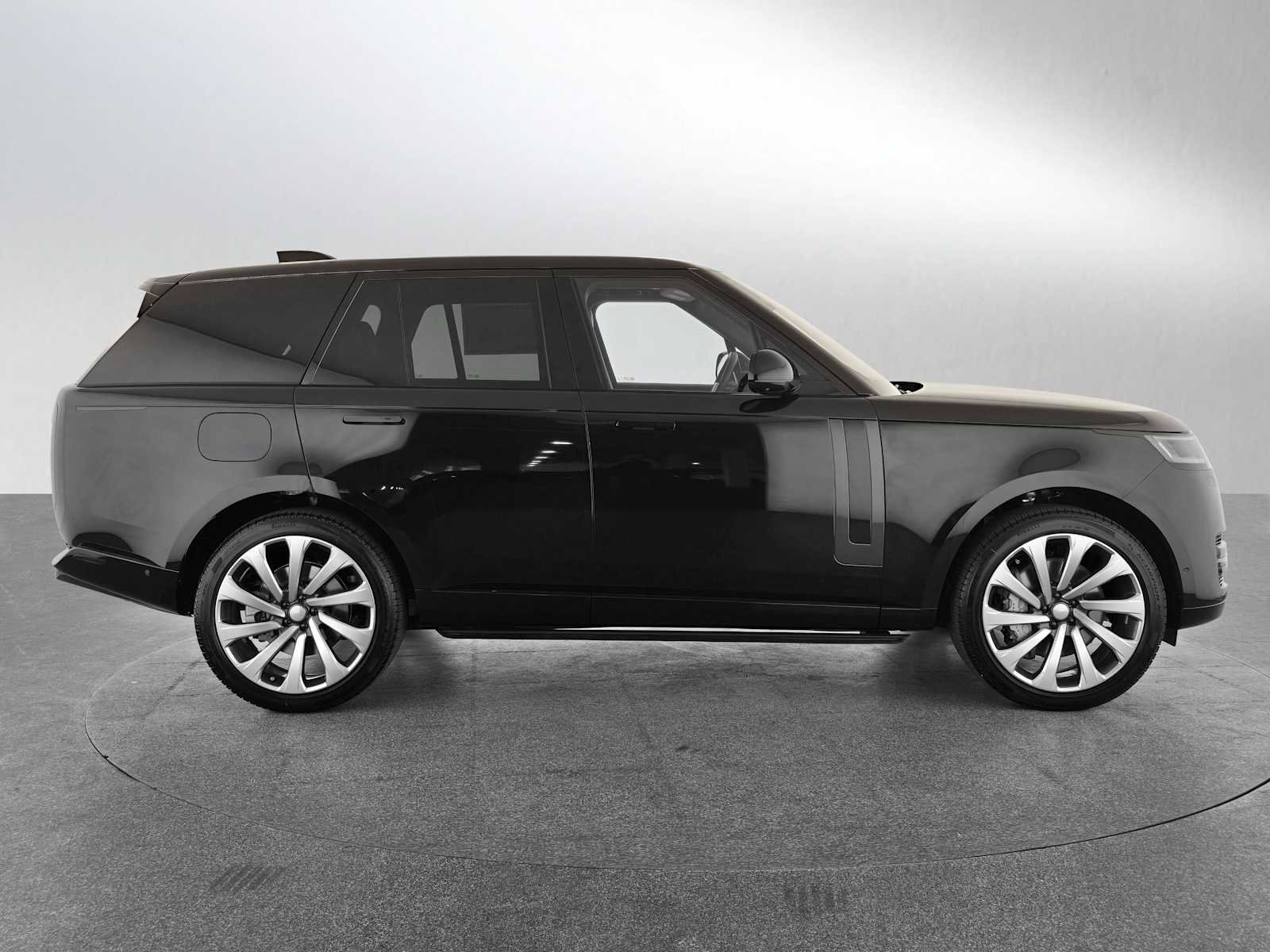 New 2025 Land Rover Range Rover SE AWD/4WD image 6