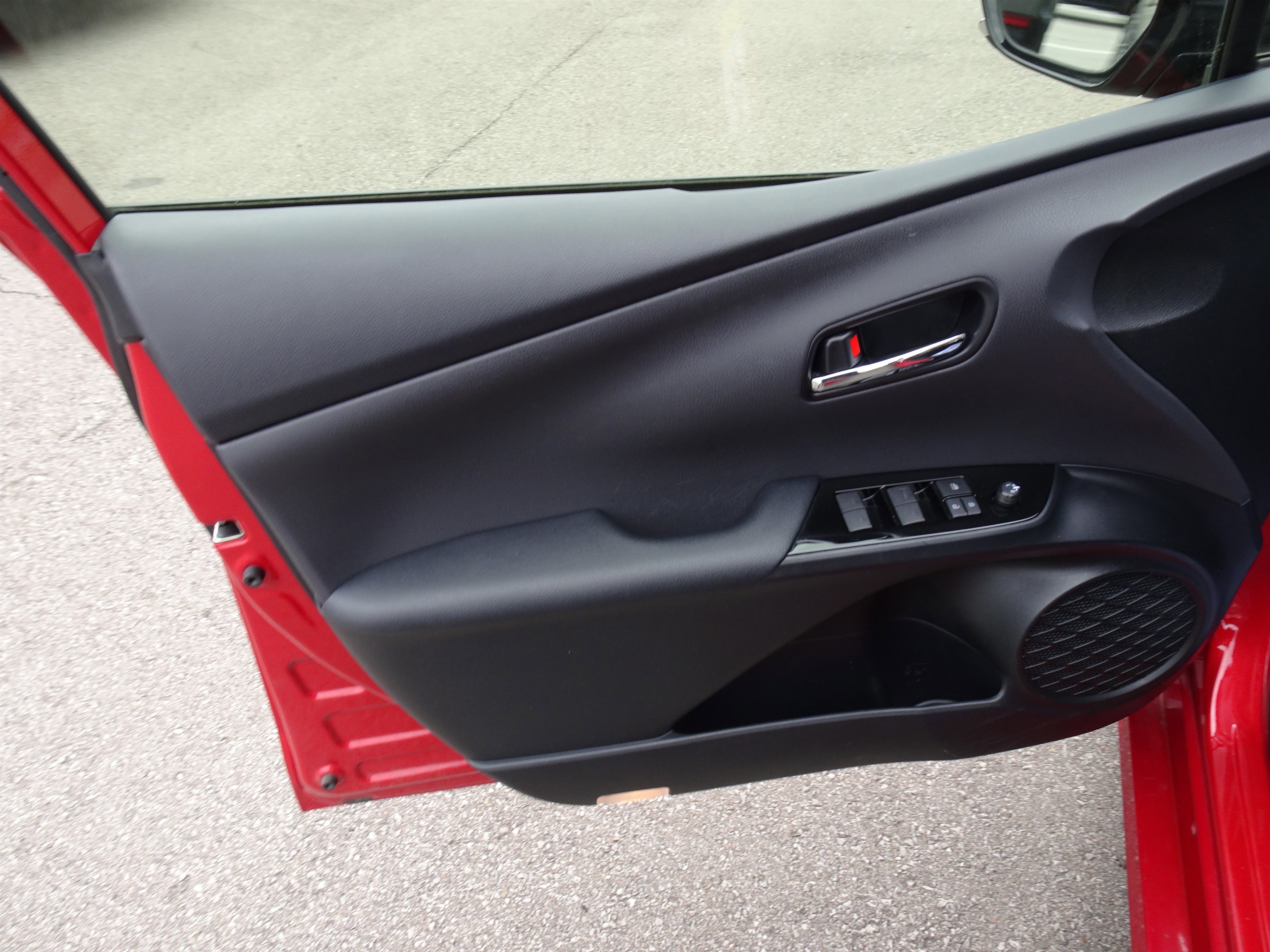 Used 2020 Toyota Prius AWD image 12