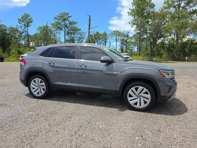 Used 2021 Volkswagen Atlas Cross Sport SE w/ Panoramic Sunroof Package FWD image 2