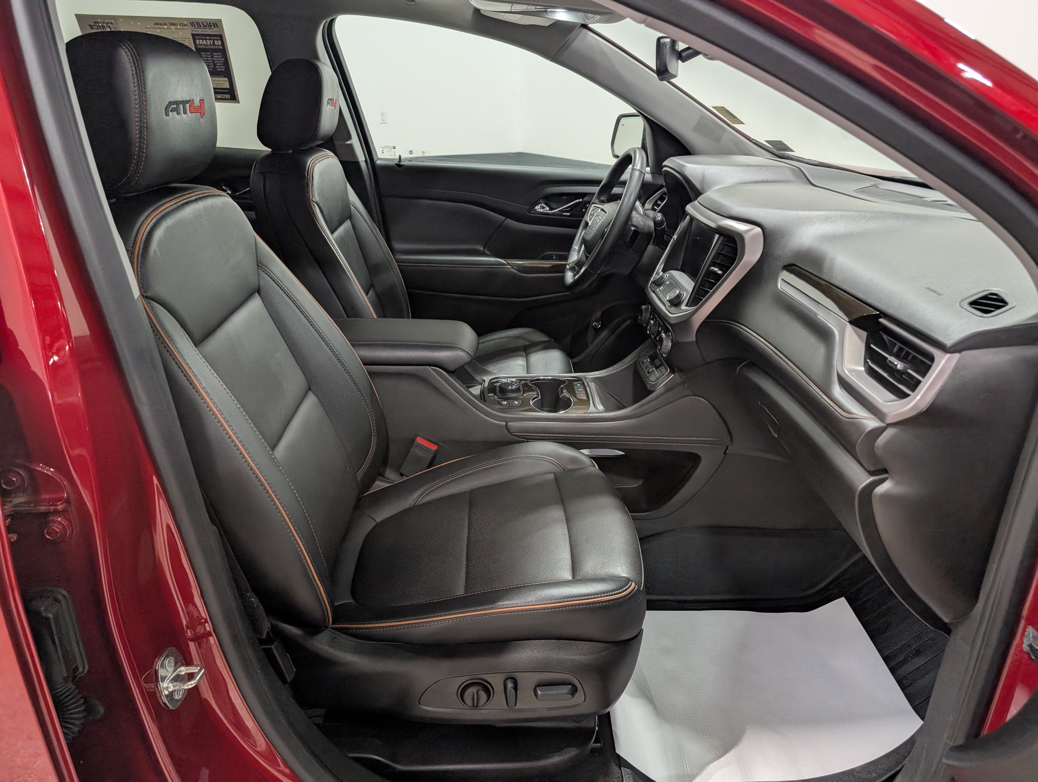Used 2023 GMC Acadia AT4 w/ Technology Package AWD/4WD image 19