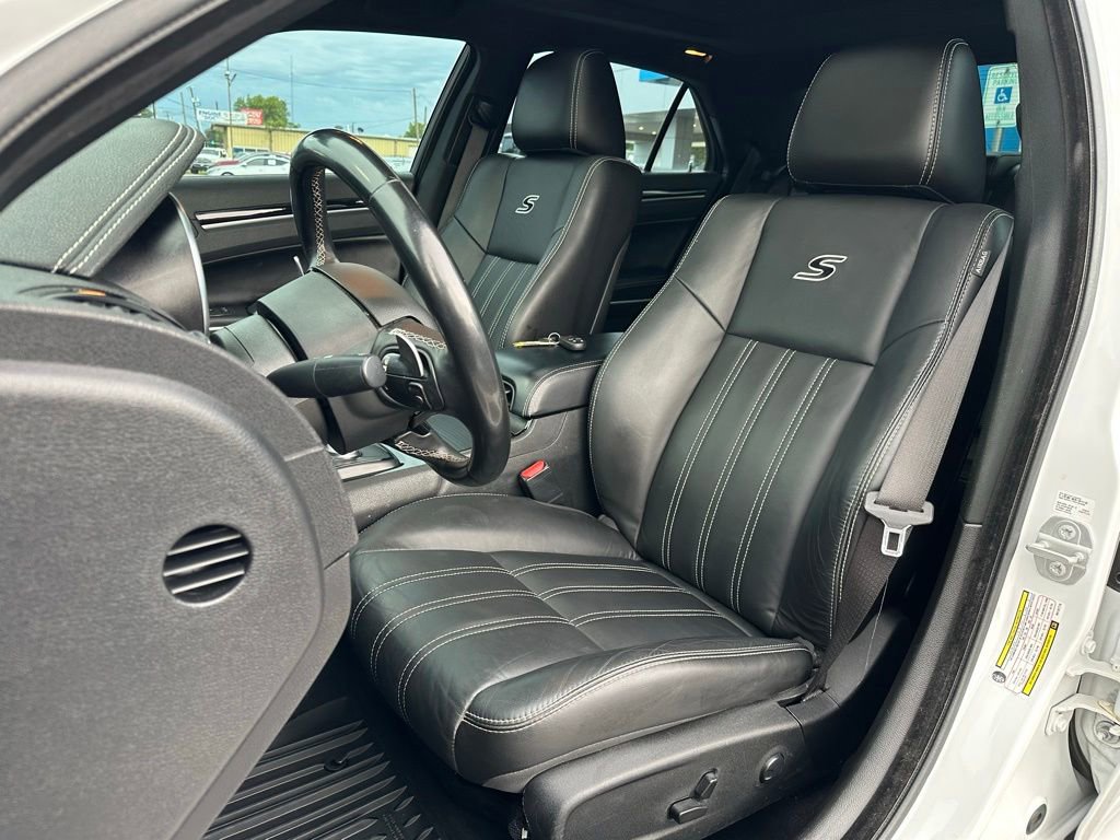 Used 2022 Chrysler 300 S RWD image 13