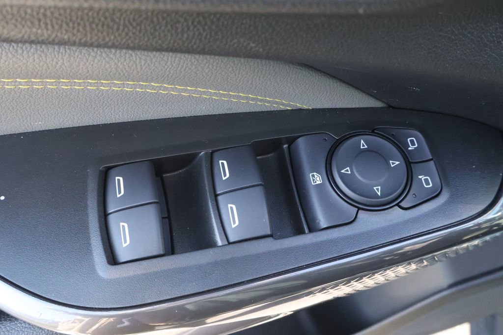 Used 2026 Chevrolet Trax ACTIV w/ Sunroof Package FWD image 13