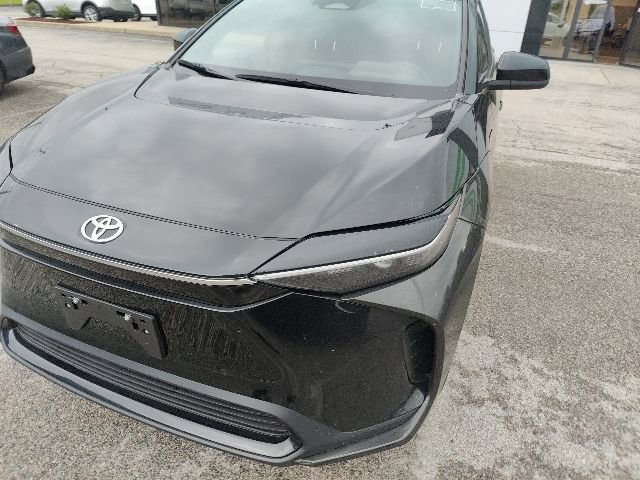 Used 2023 Toyota bZ4X XLE w/ Weather Package FWD image 29