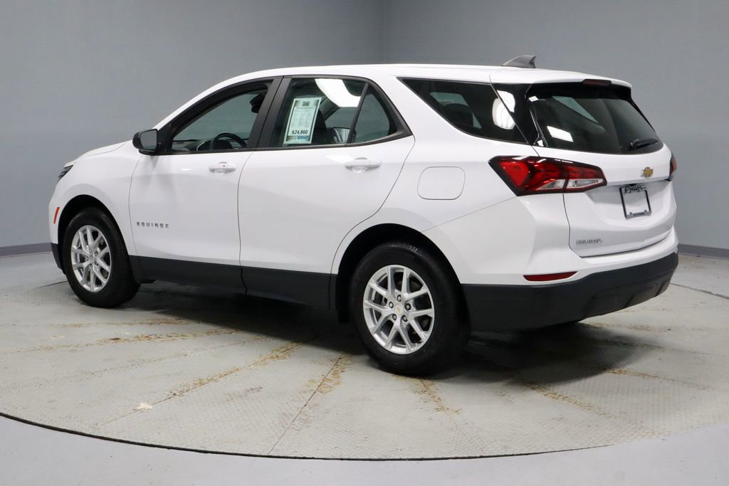 Used 2024 Chevrolet Equinox LS w/ Driver Confidence II Package FWD image 8