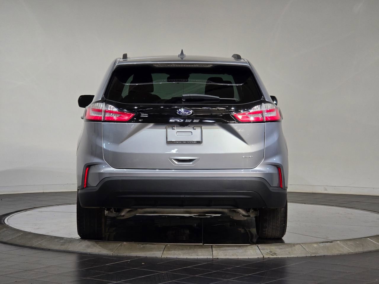 Used 2022 Ford Edge SE image 8