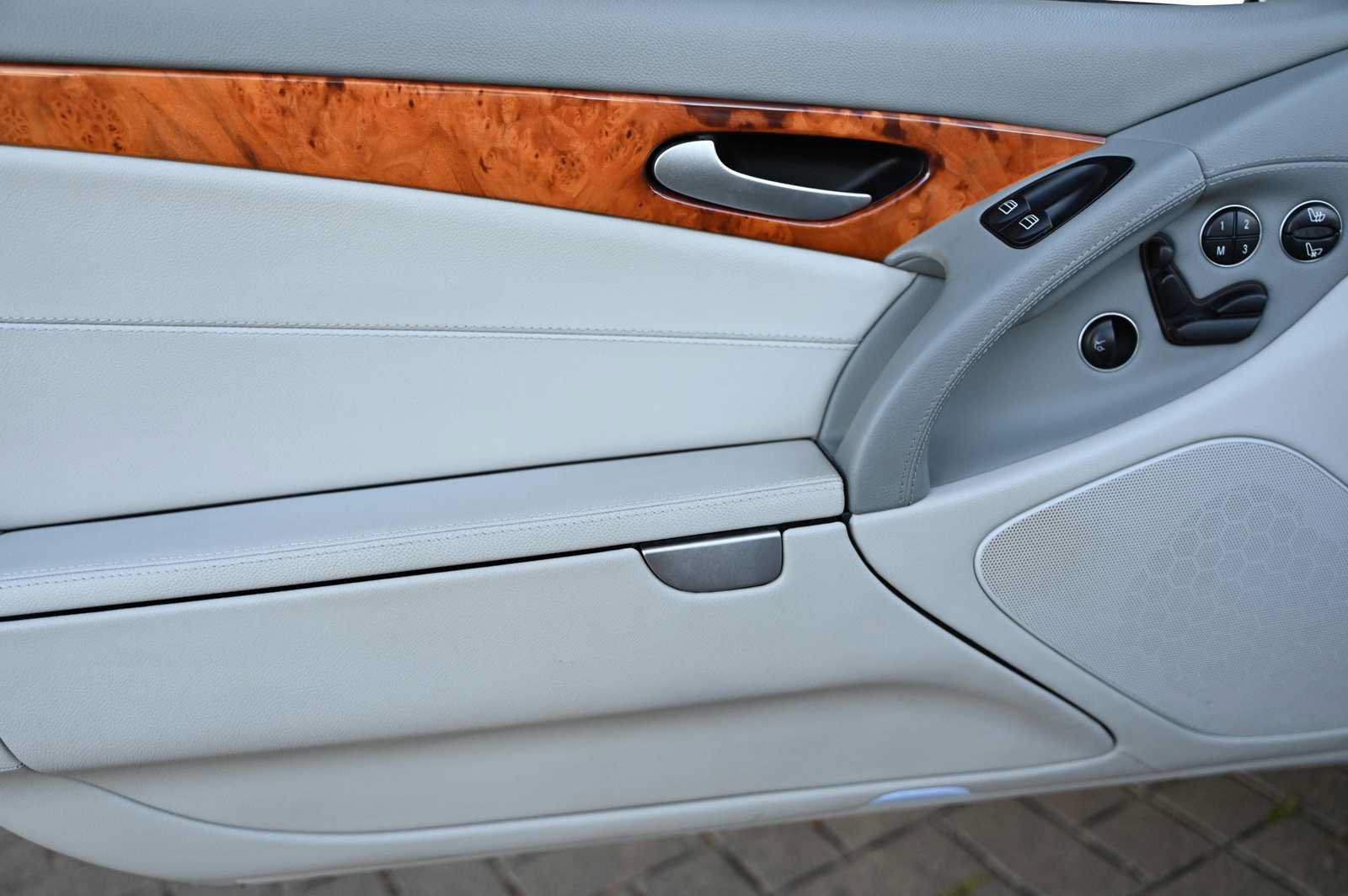 Used 2007 Mercedes-Benz SL 550 image 22