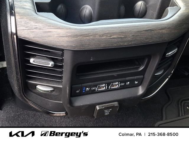 Used 2025 RAM 1500 Limited AWD/4WD image 13